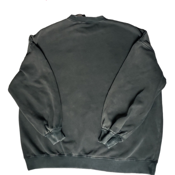 Oversized Sweatshirt - Picture 2 of 8